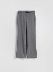 Spodnie z paskiem - jasnoszary. Szare spodnie materiałowe damskie Reserved, l, bez wzorów, z tkaniny. Za 119.99 zł.