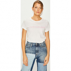Calvin Klein Jeans - Top. Szare topy damskie Calvin Klein Jeans, z nadrukiem, z bawełny, z okrągłym kołnierzem, z krótkim rękawem. Za 119.90 zł.