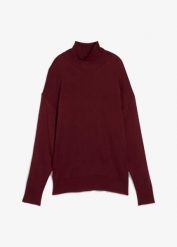 Lekki sweter z szerokim golfem z cienkiej dzianiny z mieszanki wiskozy. Czerwone swetry damskie bonprix, bez wzorów, z dzianiny, bez kołnierzyka, bez ramiączek, bez kaptura. Za 109.99 zł.