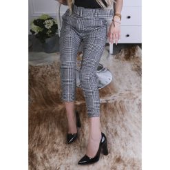 Spodnie BESTA. Szare spodnie materiałowe damskie Spodnie BESTA, l, bez wzorów. W wyprzedaży za 69.00 zł.