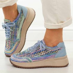 Niebieskie sneakersy damskie M.Daszyński Ol39-2. Niebieskie obuwie sportowe damskie M.Daszyński, bez wzorów, z jeansu. W wyprzedaży za 269.10 zł.