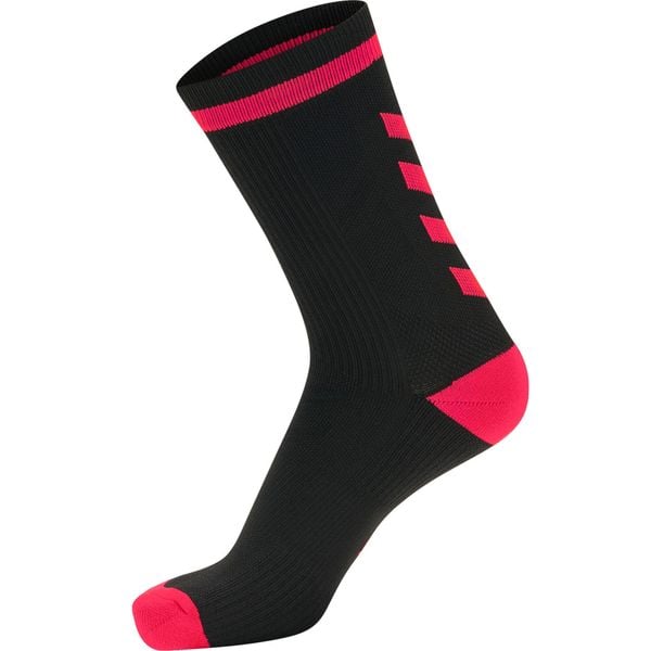 Skarpetki Hummel Elite Indoor Low. Czarne skarpety męskie Hummel, bez wzorów, z materiału. Za 19.99 zł.