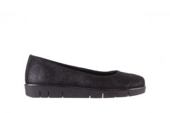 Baleriny The Flexx D1039-07 Black, Czarny, Skóra naturalna - 37. Czarne baleriny damskie The Flexx, bez wzorów, ze skóry, klasyczne, bez obcasa, na koturnie. W wyprzedaży za 134.10 zł.