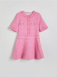 Tweedowa sukienka mini - różowy. Czerwone sukienki damskie Reserved, l, bez wzorów, z tkaniny, bez kołnierzyka, bez ramiączek, mini, rozkloszowane. W wyprzedaży za 99.99 zł.