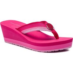 Japonki TOMMY HILFIGER - Ombre Effect Beach Sandal FW0FW03788 Bright Rose 633. Czerwone klapki damskie Tommy Hilfiger, bez wzorów, z materiału, bez obcasa, na obcasie. W wyprzedaży za 139.00 zł.