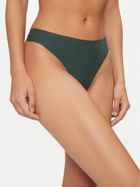 Chantelle Stringi Soft Stretch C26490 Zielony. Zielone stringi damskie Chantelle, bez wzorów, z syntetyku. Za 49.99 zł.