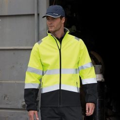 Ochronna Męska Kurtka Softshell Z Nadrukiem. Czarne kurtki męskie RESULT, l, bez wzorów, z materiału, bez kaptura. Za 196.99 zł.