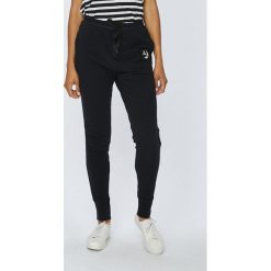 Scotch & Soda - Spodnie. Spodnie materiałowe damskie Scotch & Soda. W wyprzedaży za 299.90 zł.