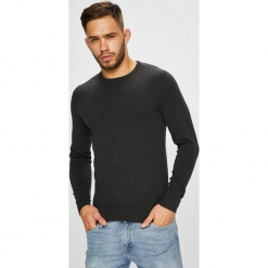 Jack & Jones - Sweter. Czarne swetry przez głowę męskie Jack & Jones, z bawełny, z okrągłym kołnierzem. W wyprzedaży za 69.90 zł.