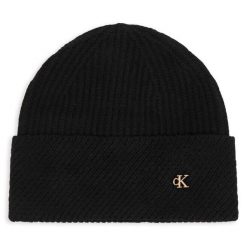Czapka Calvin Klein. Czarne czapki i kapelusze damskie Calvin Klein, na zimę, bez wzorów. Za 169.99 zł.