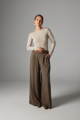 SPODNIE PEDRO KHAKI L - Flawless. Brązowe spodnie materiałowe damskie Flawless, l, bez wzorów, z materiału, z podwyższonym stanem. Za 597.00 zł.