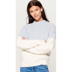 Teksturowany sweter - Niebieski. Niebieskie swetry damskie Mohito. Za 169.99 zł.