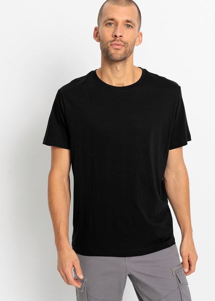 T-shirt (3 szt.). Czarne t-shirty męskie bonprix, m, bez wzorów, z dżerseju, bez kołnierzyka. Za 107.99 zł.