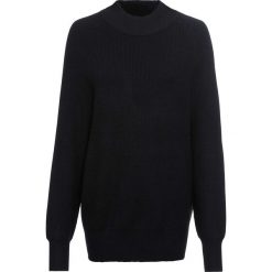 Sweter ze stójką bonprix czarny. Czarne swetry damskie bonprix, ze stójką. Za 89.99 zł.