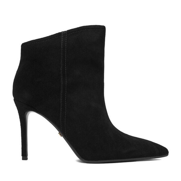 Botki GINO ROSSI. Czarne botki damskie Gino Rossi, bez obcasa, na szpilce, bez zapięcia. Za 379.99 zł.