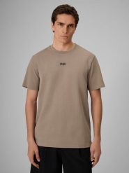 4F T-shirt regular gładki męski 4F x Robert Lewandowski - beżowy S. Brązowe koszulki sportowe męskie 4f, m, bez wzorów, z bawełny, bez kołnierzyka, bez ramiączek, na fitness i siłownię. Za 99.99 zł.