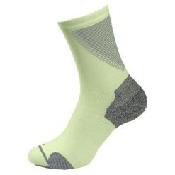 Skarpetki do biegania Odlo CERAMICOOL RUN. Zielone skarpety damskie Odlo, bez wzorów. Za 89.99 zł.