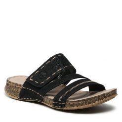 Klapki Rieker. Czarne klapki damskie Rieker, bez wzorów, bez obcasa. Za 249.99 zł.
