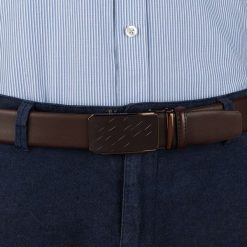 Pasek męski skórzany 3,5 cm klamra automatyczna Beltimore brązowy 51-599 : Kolory - brązowy, beżowy, Rozmiar pasków - r.115-130 cm. Brązowe paski damskie bez wzorów, ze skóry, wizytowe. Za 64.99 zł.
