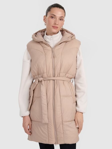 4F Długi bezrękawnik puchowy z wypełnieniem syntetycznym damski - beżowy XS. Brązowe kurtki damskie 4f, xs, bez wzorów, z puchu, długie, z kapturem. W wyprzedaży za 199.99 zł.