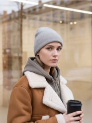 Czapka beanie z domieszką wełny - szary. Szare czapki i kapelusze damskie Sinsay, bez wzorów, z wełny. Za 35.99 zł.