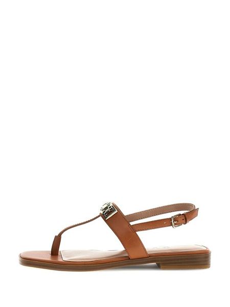 Guess Sandały FLJRMY LEA03 Brązowy. Brązowe sandały damskie Guess, z aplikacjami, ze skóry, bez obcasa, na płaskiej podeszwie, bez zapięcia. Za 269.99 zł.