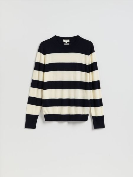 Sweter z wełny merino - granatowy. Niebieskie swetry przez głowę męskie Reserved, l, bez wzorów, z wełny, bez kołnierzyka. W wyprzedaży za 99.99 zł.