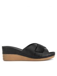 Go Soft Klapki ARC-2309-07 Czarny. Czarne klapki damskie GO SOFT, bez wzorów, ze skóry, bez obcasa. Za 103.99 zł.