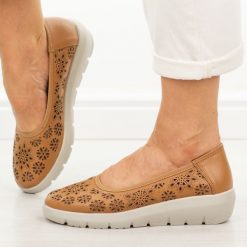 Camelowe skórzane baleriny damskie Filippo Dp7695/26. Brązowe baleriny damskie Filippo, na lato, bez wzorów, z jeansu, casualowe, bez obcasa. W wyprzedaży za 192.72 zł.