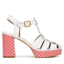 Sandały Fly London. Białe sandały damskie Fly London, bez wzorów, bez obcasa, na słupku, bez zapięcia. Za 800.99 zł.