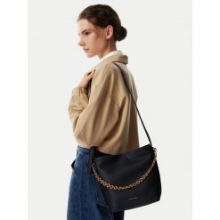 Torebka MICHAEL Michael Kors. Czarne torebki do ręki damskie MICHAEL Michael Kors, bez wzorów, klasyczne, bez dodatków. Za 1,329.00 zł.