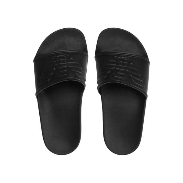 Klapki basenowe dla dorosłych Emporio Armani Beachwear. Czarne klapki damskie EMPORIO ARMANI CONNECTED, bez wzorów. W wyprzedaży za 264.60 zł.