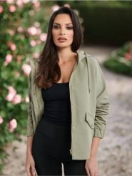 Kurtka parka - zielony. Zielone parki damskie Sinsay, l, bez wzorów, z kapturem. Za 79.99 zł.