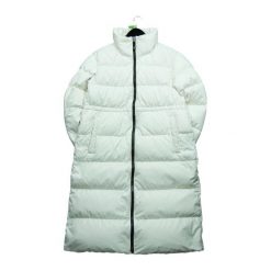 Second life - Kurtka puchowa Fila - Stan bardzo dobry. Białe kurtki damskie Fila, bez wzorów, z puchu, bez kaptura, trekkingowe. Za 321.44 zł.