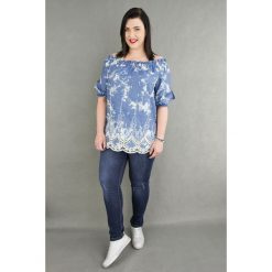 Denimowa haftowana bluzka hiszpanka OVERSIZE PLUS SIZE wiosna lato 2018. Bluzki damskie marki Moda Size Plus Iwanek. W wyprzedaży za 89.90 zł.