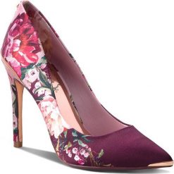 Szpilki TED BAKER - Kawaap 2 9-17582 Serenity. Fioletowe szpilki damskie Ted Baker, z materiału. Za 719.00 zł.
