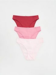 Bawełniane majtki figi 3 pack - czerwony. Czerwone bikini damskie Reserved, l, bez wzorów, z bawełny. W wyprzedaży za 39.99 zł.