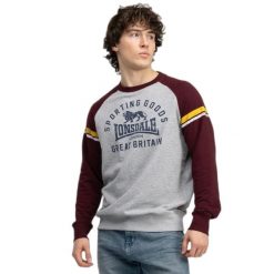 Bluza Lonsdale Bregis. Czerwone bluzy męskie Lonsdale, xl, bez wzorów, z bawełny, bez kaptura. Za 227.50 zł.