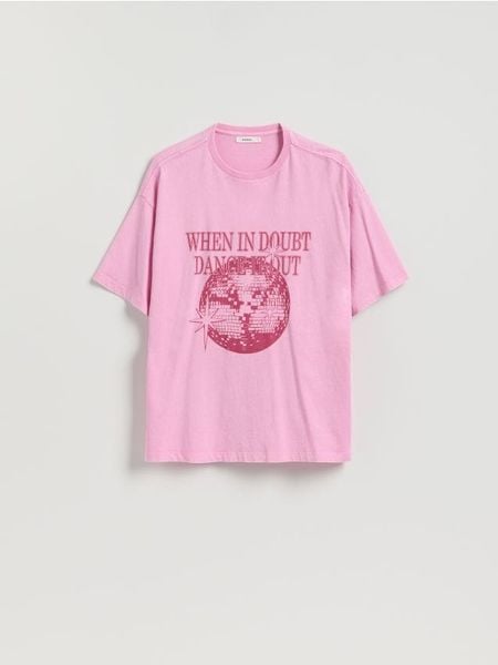 T-shirt z nadrukiem - różowy. Czerwone t-shirty damskie Reserved, l, bez wzorów, z bawełny, bez kołnierzyka. W wyprzedaży za 32.99 zł.