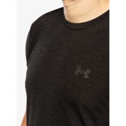 Koszulka biegowa męska Under Armour Seamless Stride SS. Czarne bluzy męskie Under Armour, m, bez wzorów, bez kaptura. Za 193.99 zł.