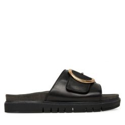 Klapki Tamaris. Czarne klapki damskie Tamaris, bez wzorów, bez obcasa. Za 219.99 zł.