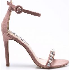 Steve Madden - Sandały. Szare sandały damskie Steve Madden, z materiału. W wyprzedaży za 239.90 zł.