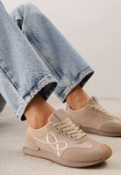 Ciemnobeżowe Sneakersy z Geometrycznym Wzorem z Boku Mehida. Brązowe obuwie sportowe damskie Renee, z aplikacjami, z jeansu. Za 119.99 zł.