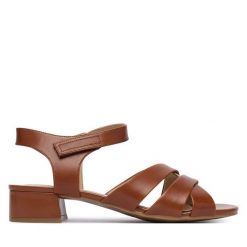 Sandały Caprice. Brązowe sandały damskie Caprice, bez wzorów, bez obcasa, na słupku, bez zapięcia. Za 329.99 zł.