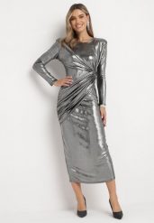 Srebrna Metaliczna Sukienka Maxi z Ozdobnymi Marszczeniami Virelia. Szare sukienki damskie Born2be, bez wzorów, bez kołnierzyka, bez ramiączek, maxi. Za 159.99 zł.