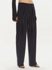 NORMA KAMALI Spodnie materiałowe KK1247PLC32642 Granatowy Relaxed Fit. Niebieskie spodnie materiałowe damskie Norma Kamali, m, bez wzorów, z materiału. Za 1,019.00 zł.