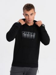 Nierozpinana bluza męska z kapturem i nadrukiem - czarna V3. Czarne bluzy męskie Ombre Clothing, m, bez wzorów, z bawełny, z kapturem. W wyprzedaży za 49.99 zł.