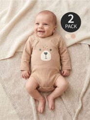 Bawełniane body z motywem misia 2 pack - beżowy. Brązowe body niemowlęce Sinsay, bez wzorów, z bawełny, bez ramiączek. Za 22.99 zł.