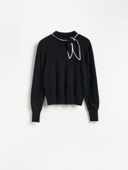 Sweter z dodatkiem wiskozy - czarny. Czarne swetry damskie Reserved, l, bez wzorów, z dzianiny, bez kołnierzyka, bez ramiączek, bez kaptura. Za 119.99 zł.
