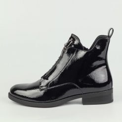 Czarne lakierowane botki damskie S.Barski 120. Czarne botki damskie S.BARSKI, na jesień, z lakierowanej skóry, eleganckie, z okrągłym noskiem, bez obcasa, na obcasie, bez zapięcia. Za 219.00 zł.